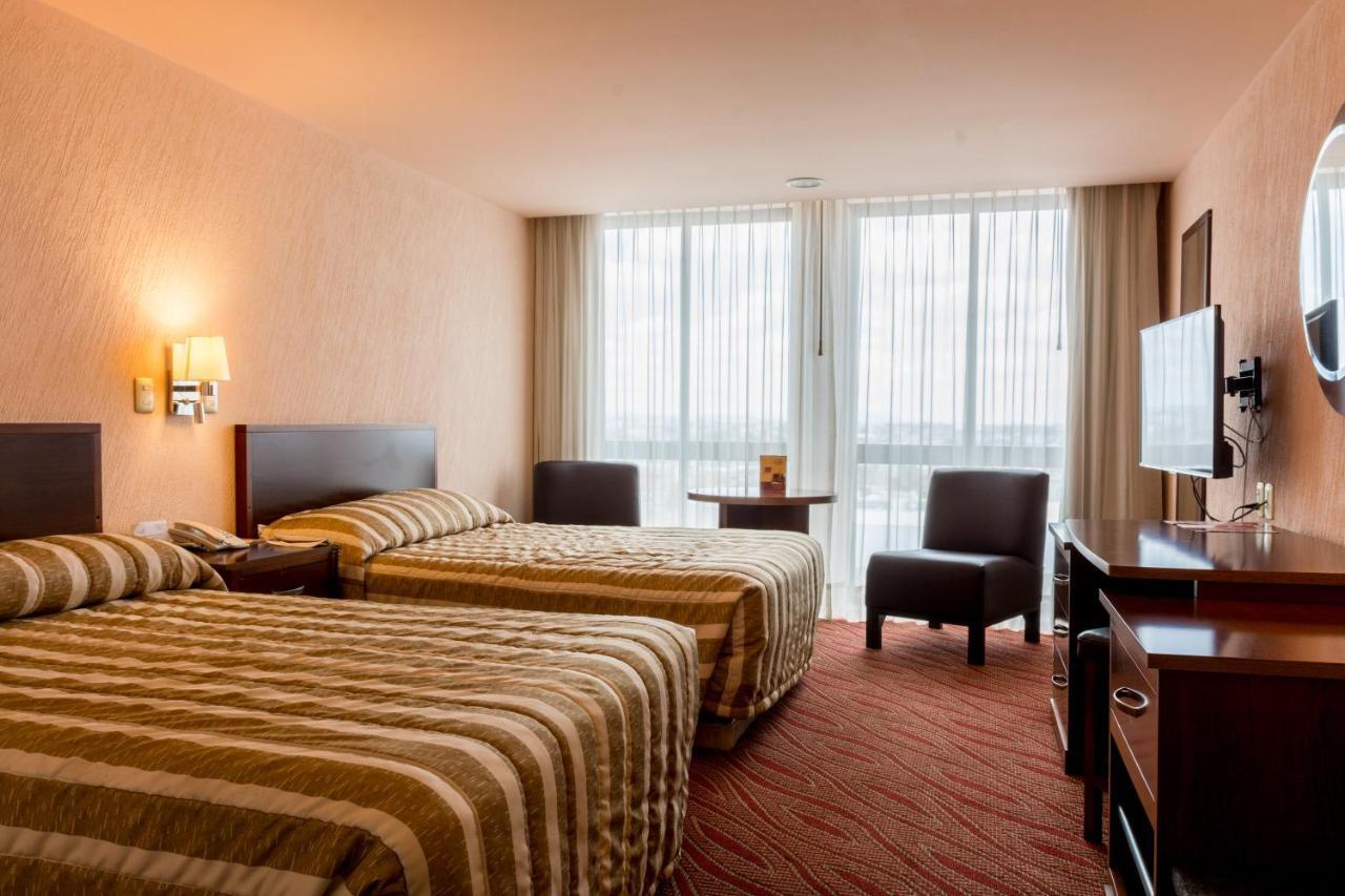 Hotel Real Plaza أوكدجوسلينس المظهر الخارجي الصورة