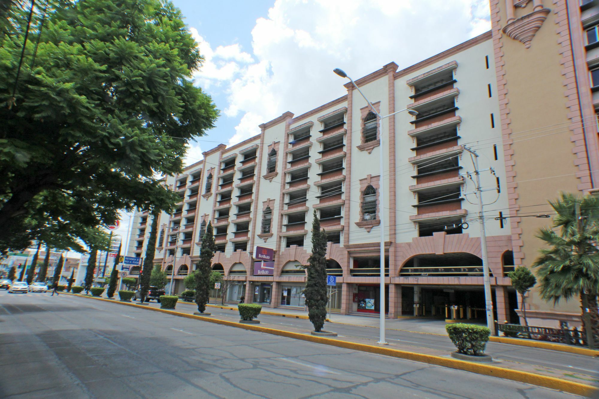 Hotel Real Plaza أوكدجوسلينس المظهر الخارجي الصورة