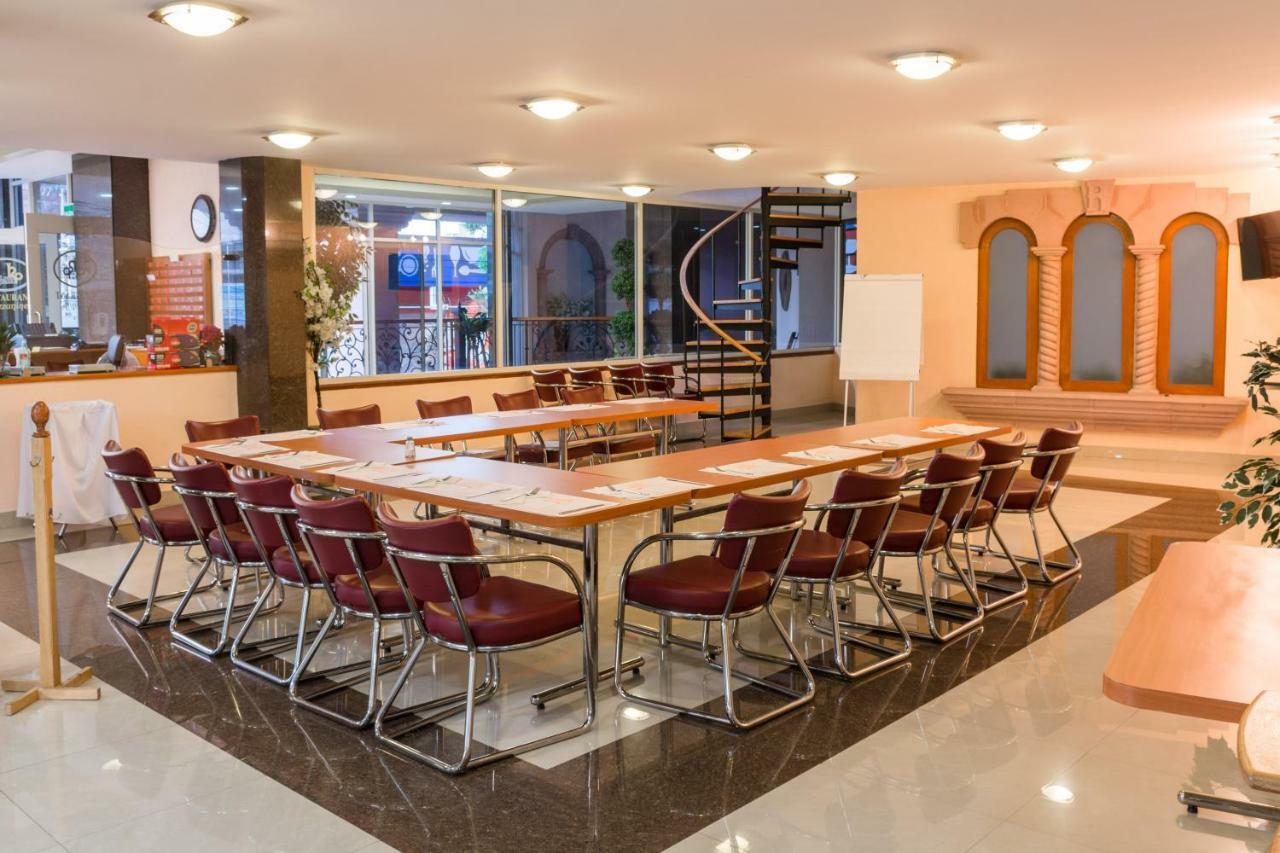 Hotel Real Plaza أوكدجوسلينس المظهر الخارجي الصورة